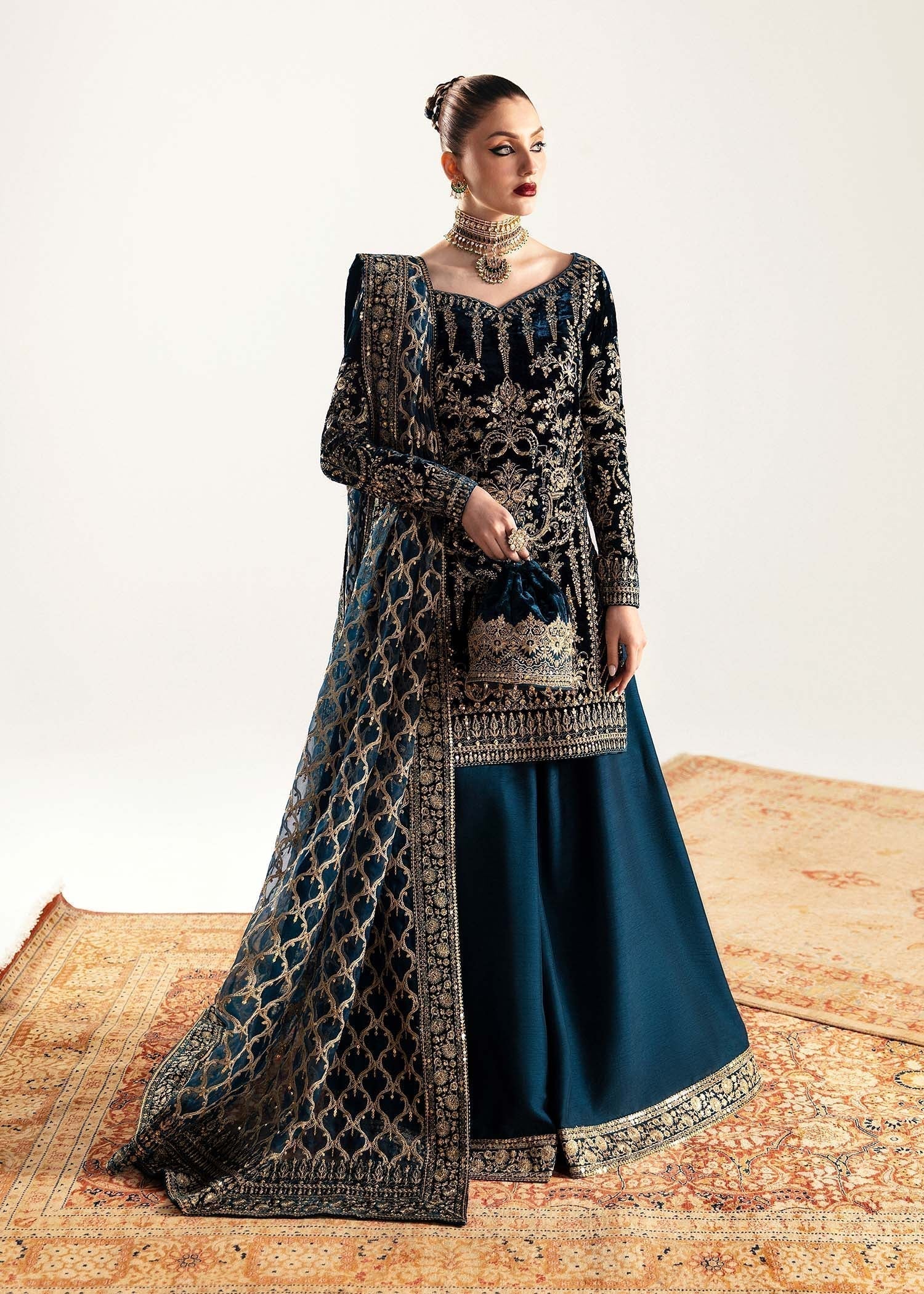 lookbook image shop_this_look_AVdw3f