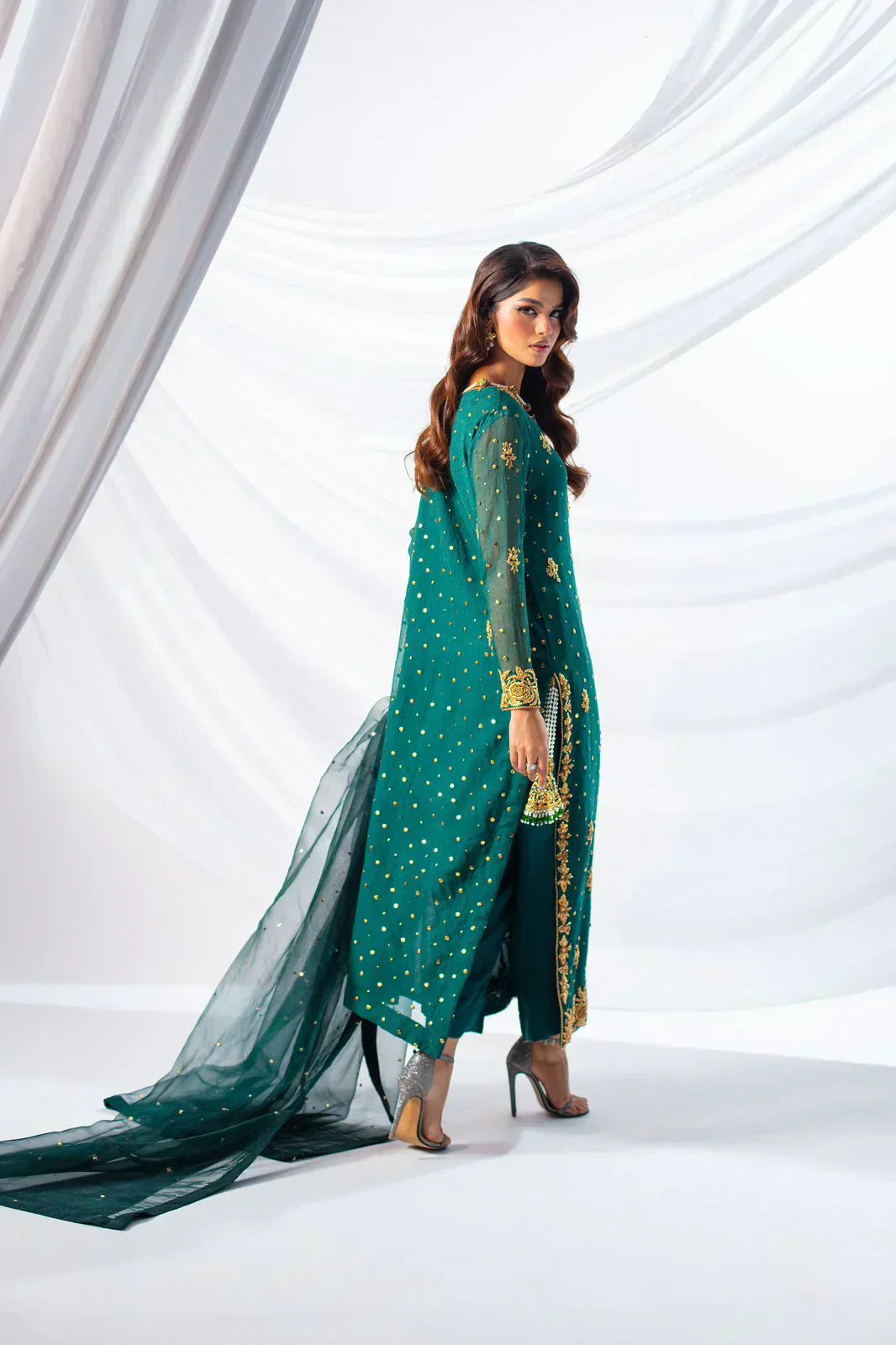 GREEN KAMDANI